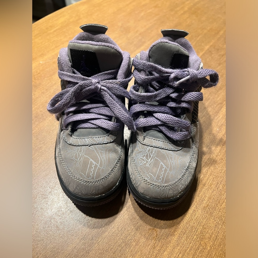 Boys Jordan’s Nike Purple and Gray High Rise Basketball Athletic Shoes